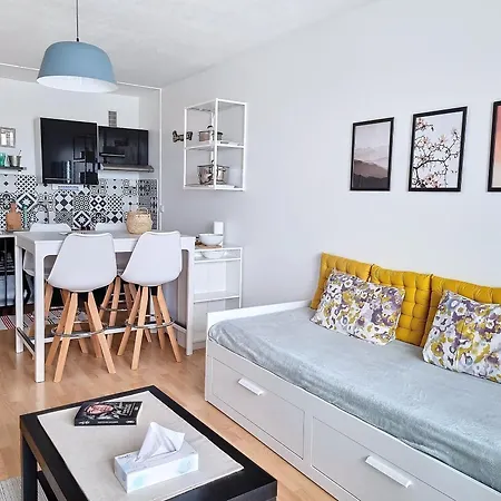 200m De La Plage, 4 Couchages, Parking Prive - Fr-1-746-19 Apartment *